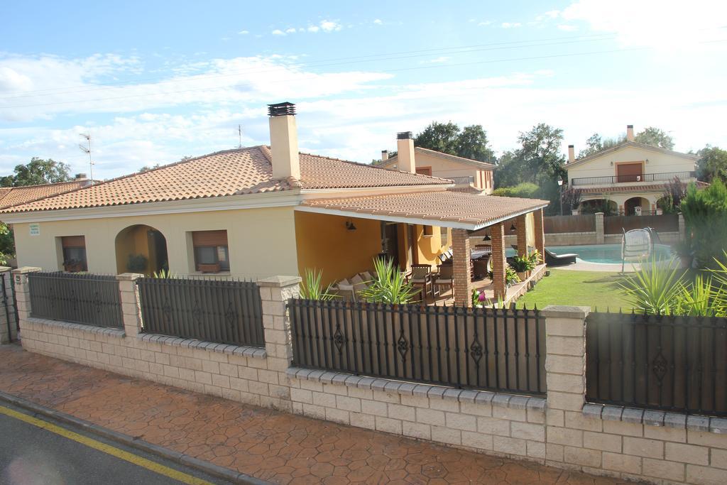 Villa Sierra De Gata Santibanez el Alto Bagian luar foto