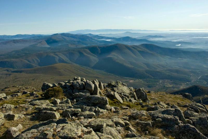 Villa Sierra De Gata Santibanez el Alto Bagian luar foto